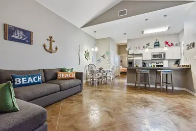 Image de 2Bed2Bath, sleeps 6. Pet friendly. Pool.
