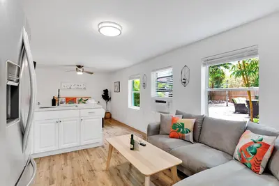 Image de Private Studio w/ Fenced Yard Steps 2 Waterfront