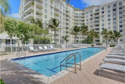 Image de Waterfront Condo w/ Pool, Spa, Sauna Steps 2 Beach