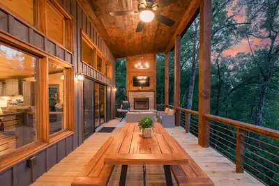 Image de ✿New Cabin✿ Forest Decks, Hot Tub, Arcade Games