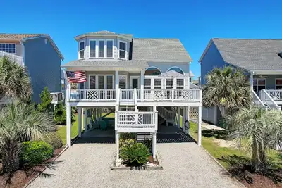 Image de Quiet Street w/ pool and direct beach access