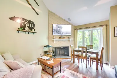 Image de Second-Floor Condo w/ Community Pool Access!