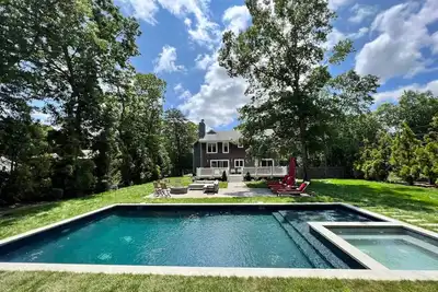 Image de The Hamptons Retreat: Pool, Sauna, Gym & More