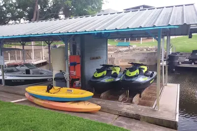 Image de Waterfront! Pet Friendly/ Lake Lbj / Pool & Hot Tub/Pwc Rentals