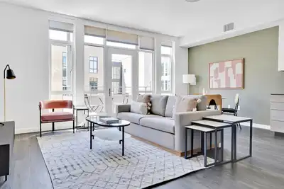 Image de Trendy Berkeley 1br w/ Gym, W/D & Roof, near Highways, by Blueground
