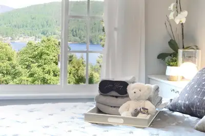 Image de Gorgeous Oceanview House 5 min from Deep Cove
