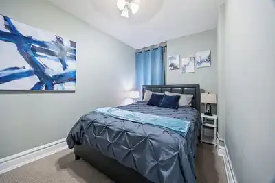 Image de Rustic Apt |Near Hosp| 25mins to Ord|Mdw|Dt|Free Parking&Wifi