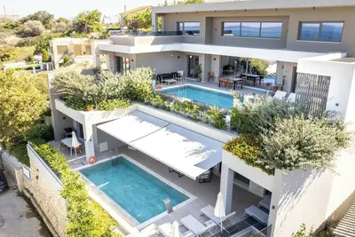 Image de Seafront Villas I Free* Heated pools & 100m to Sea