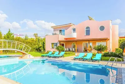 Image de Coral Bay Sunset - Cinq Chambres Villa, Couchages 10