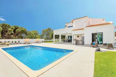 Image de Villa Sequeira - Cinq Chambres Villa, Couchages 10