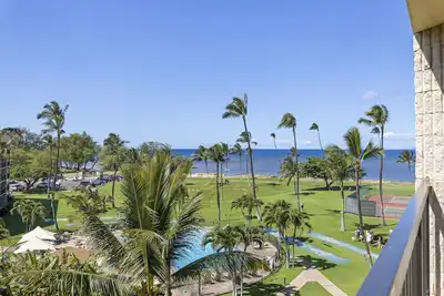 Image de Top floor one bedroom with King bed, On the Ocean