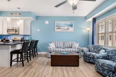 Image de Harbor Hideaway | 1 Block to Beach | Ac