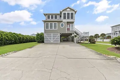 Image de \"Wicked Good Time\" - 5 Bedroom, 3. 5 Bath Home