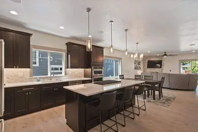Image de Craftsman by the Lake |  Unbelievable Location