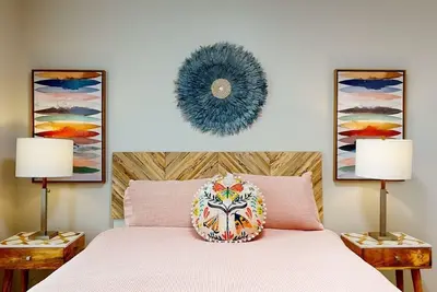 Image de Brand-new everything fully renovated Downtown Riverwalk & Castle Street District