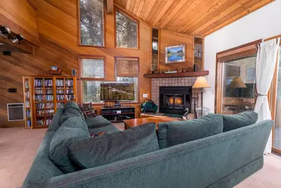 Image de Spacious Eagle Lodge Townhome. Walking Distance to Ski Lift. Great All Seasons