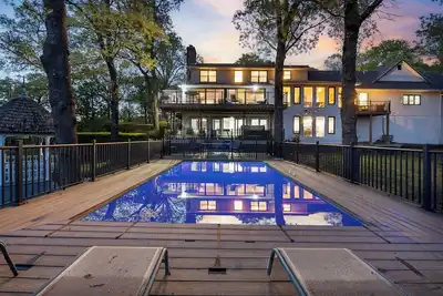 Image de Best Lake View_Labor Day Open_Private Outdoor Pool & Hot Tub_Karaoke/Games-2 Kitchens_Pvt Yard
