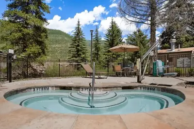 Image de Streamside at Vail Tranquil 1br Condo with Jacuzzi and Views