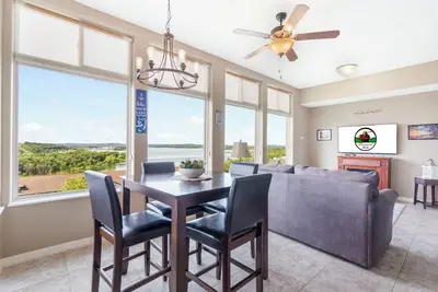 Image de Stunning Table Rock Lake View Condo Sleeps 8-Ticket/Golf Deals!