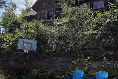 Image de Secluded Cottage on Sandy Lake