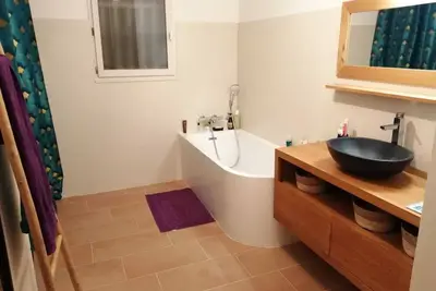 Image de villa piscine et grand jardin à 9mn des plages à Frontignan