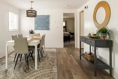 Image de Cozy & Clean 3 Bd/2ba In The Heart of The Red Rocks