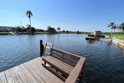 Waterfront relaxation adjacent to the Gulf of Mexico