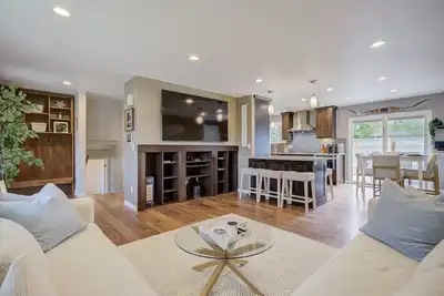 Image de Monthly Rental - Modern 5 Br Ski House w Hot Tub