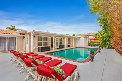 Image de \"Mia Lauderdale-by-the-sea! \" 5bd 2500 Sqft