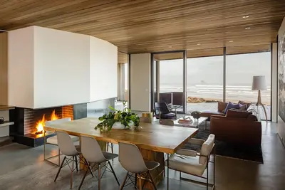 Image de Luxury Designer Beachfront Home 3 Bed, 3. 5 Bath in Arch Cape, Oregon.