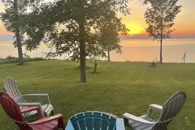 Image de Waterfront house with amazing views of Lake Ontario and Sunsets