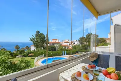 Image de Benalmadena 3 Beach, Vue sur la piscine, terrasse, jardin