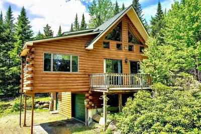Image de Private Log Home in Rangeley! With marina access.