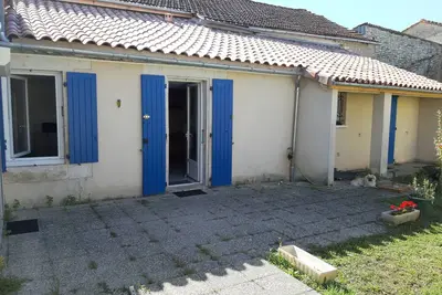 Image de Petite maison calme Ă la campagne