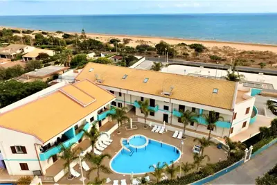 Image de Bel appartement avec piscine à 30 mètres de la mer