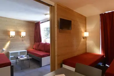 Image de Studio divisible rénové · Proche pistes · Balcon · Animaux admis