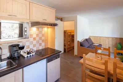 Image de Studio Rénové au Pied des Pistes à Briançon avec Balcon et Wifi Gratuit