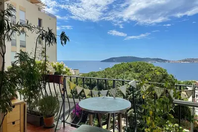Image de Appartement vue mer avec terrasse, 3ch. Ă 200m plages du Mourillon