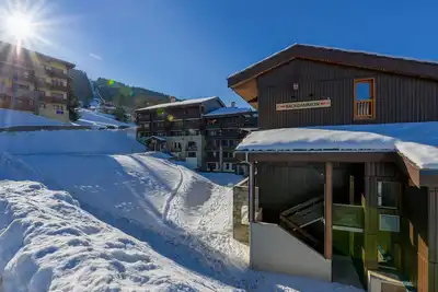 Image de Appartement cozy, accès pistes, balcon, rénové, 5 pers, bien-être, animaux admis, parking gratuit