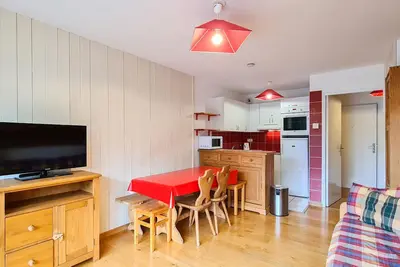 Image de Appartement confortable avec parking et balcon · Centre station