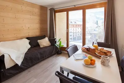 Image de Studio rénové 4 pers · Proche télécabine Prorel & centre-ville · Wifi gratuit