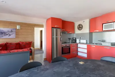 Image de Appartement cosy, proche des pistes avec balcon, spa et équipements modernes