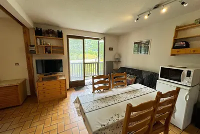 Image de Studio avec balcon pour 4 pers, proche des pistes et des commerces