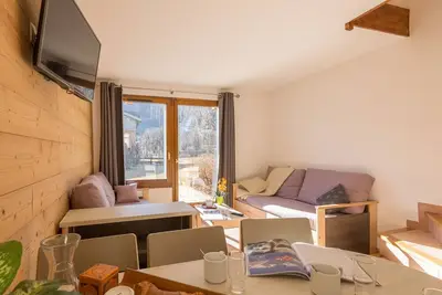 Image de Chalet duplex confortable · Navette pistes · Wifi · Animaux admis