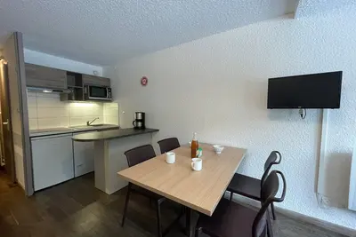 Image de Studio avec terrasse, proche pistes, casier à skis, parking, animaux admis