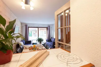 Image de Chalet duplex calme, accès pistes, WiFi gratuit, terrasse & navette