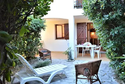 Image de Appartement Cosy avec Terrasse, Piscine & Parking, Proche Plages – 2 Pièces pour 4 à Cavalaire