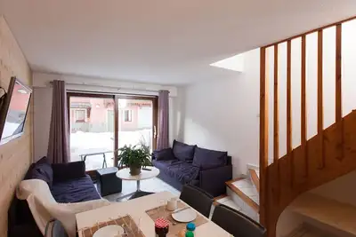 Image de Chalet Triplex à La Salle-les-Alpes · Proche Pistes & Commerces · Wifi Gratuit · Navette Inclus