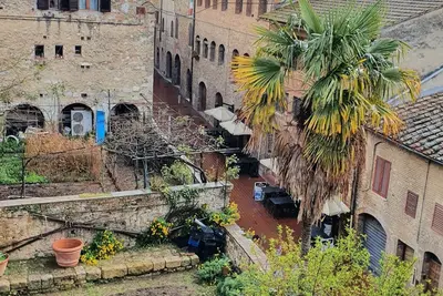 Image de In the heart of the historic center, within the medieval city wall