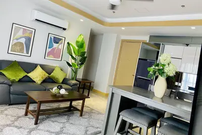 Image de Luxurious 1 Bedroom King Bed Skyline View Walking Street Condo